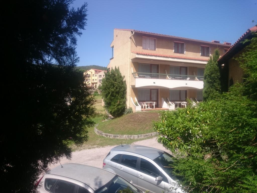 Hotel Le Mas Fleuri Vernet-les-Bains Esterno foto