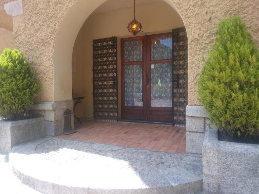 Hotel Le Mas Fleuri Vernet-les-Bains Esterno foto