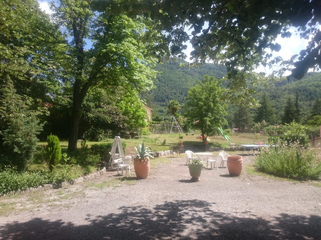 Hotel Le Mas Fleuri Vernet-les-Bains Esterno foto