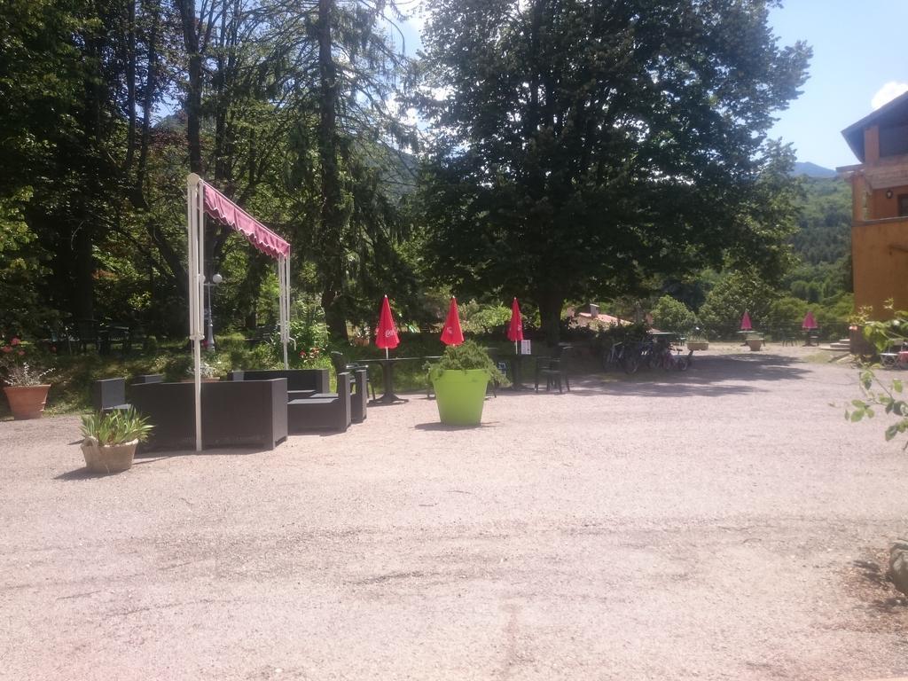 Hotel Le Mas Fleuri Vernet-les-Bains Esterno foto
