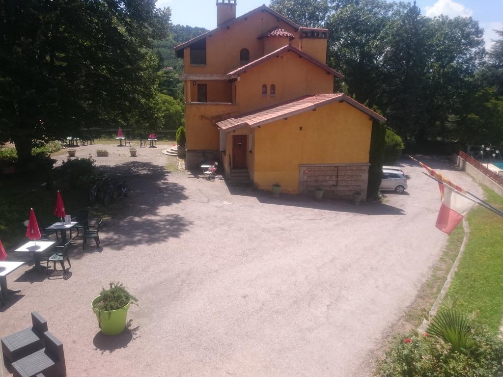 Hotel Le Mas Fleuri Vernet-les-Bains Esterno foto